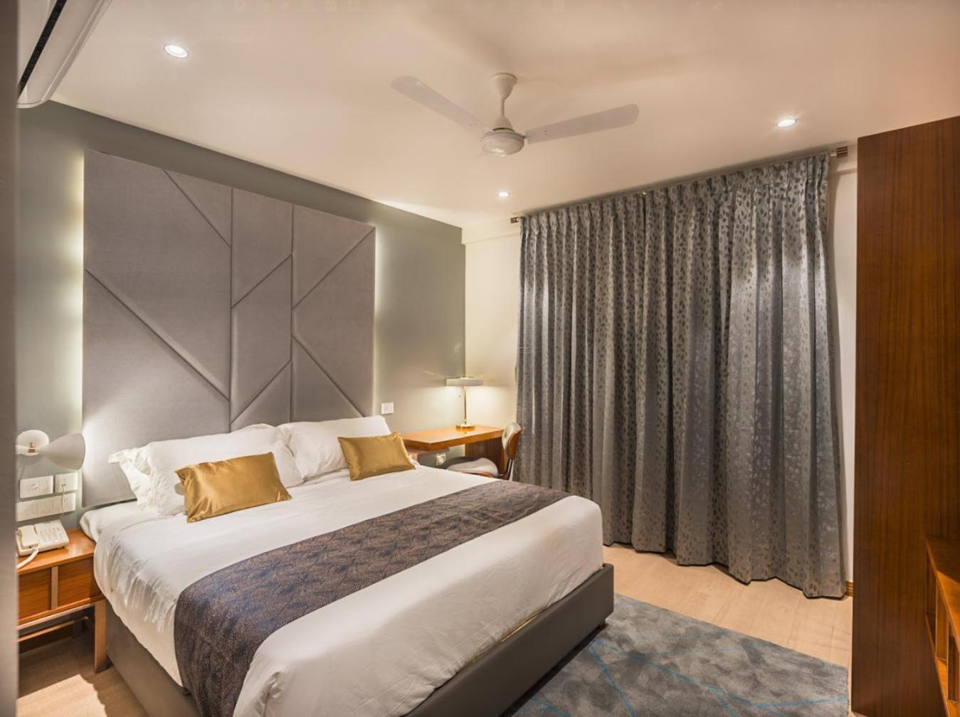 De Mandarin Hotel Bangalore Luaran gambar